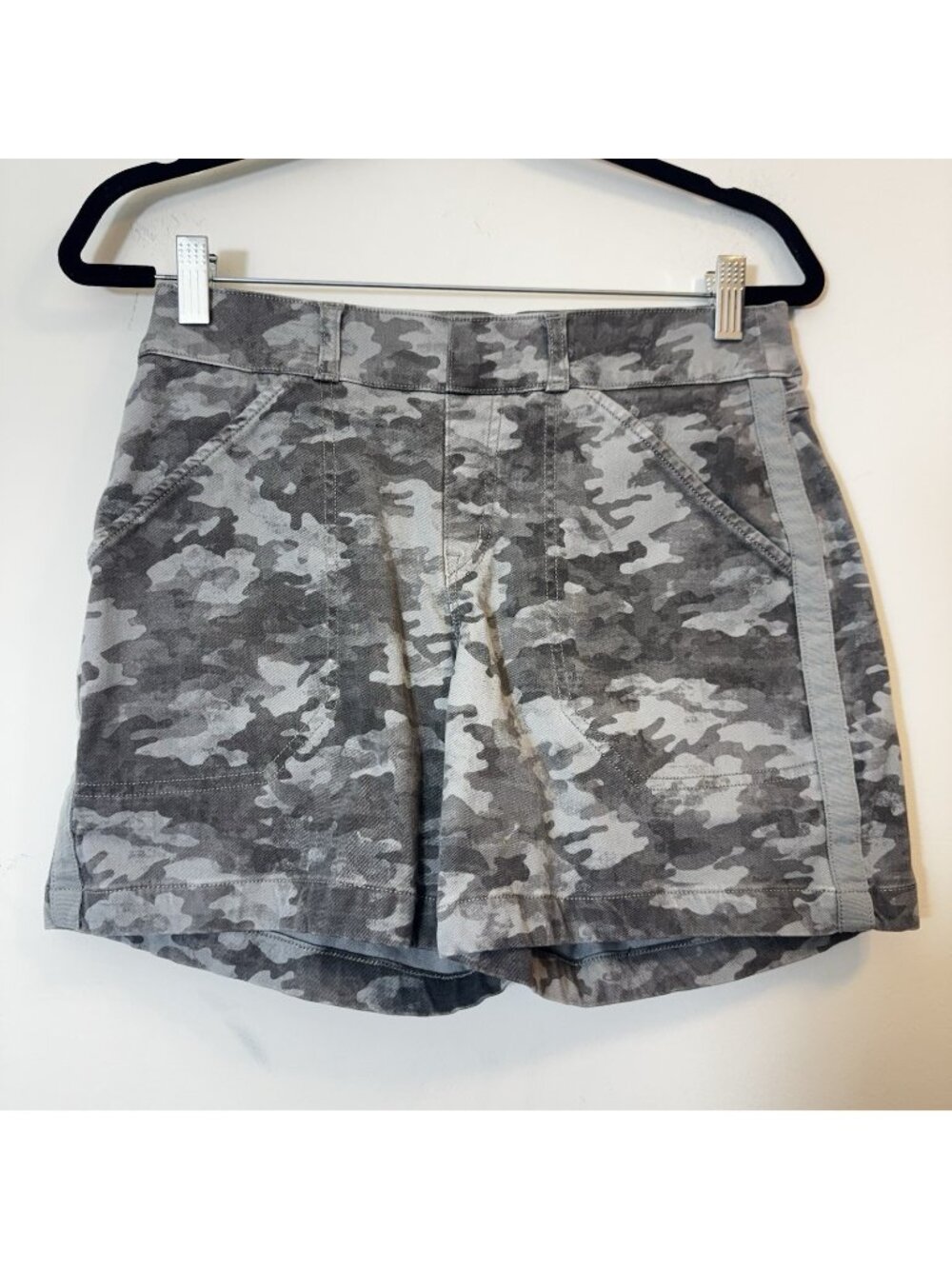 SPANX Women’s Stretch Twill Pull On Shorts Size S Camo Stone Wash